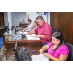 Projeto do Vereador Pedrinho Barausse mantido por ampla maioria e projetos do prefeito foram aprovados por unanimidade